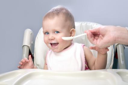 Chế độ dinh dưỡng cho bé biếng ăn vì mọc răng A2