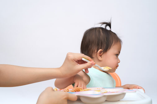Cốm kết hợp men vi sinh và vi chất phù hợp với trẻ biếng ăn.