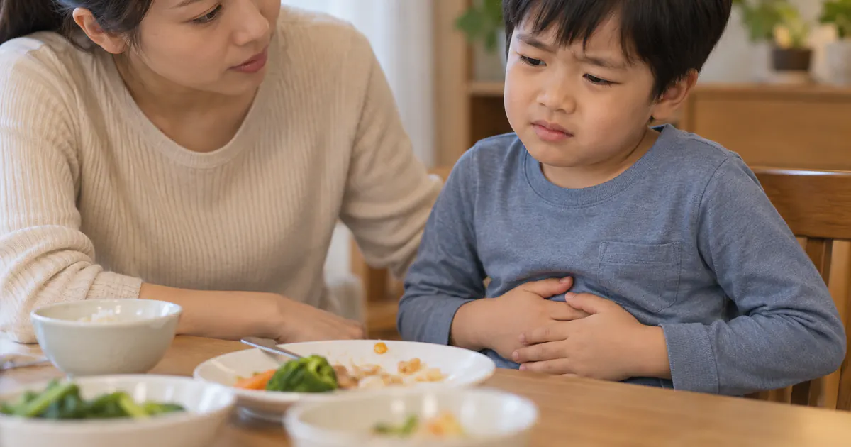 Cách nhận biết trẻ khó tiêu do ăn quá nhanh qua biểu hiện đầy bụng sau bữa
