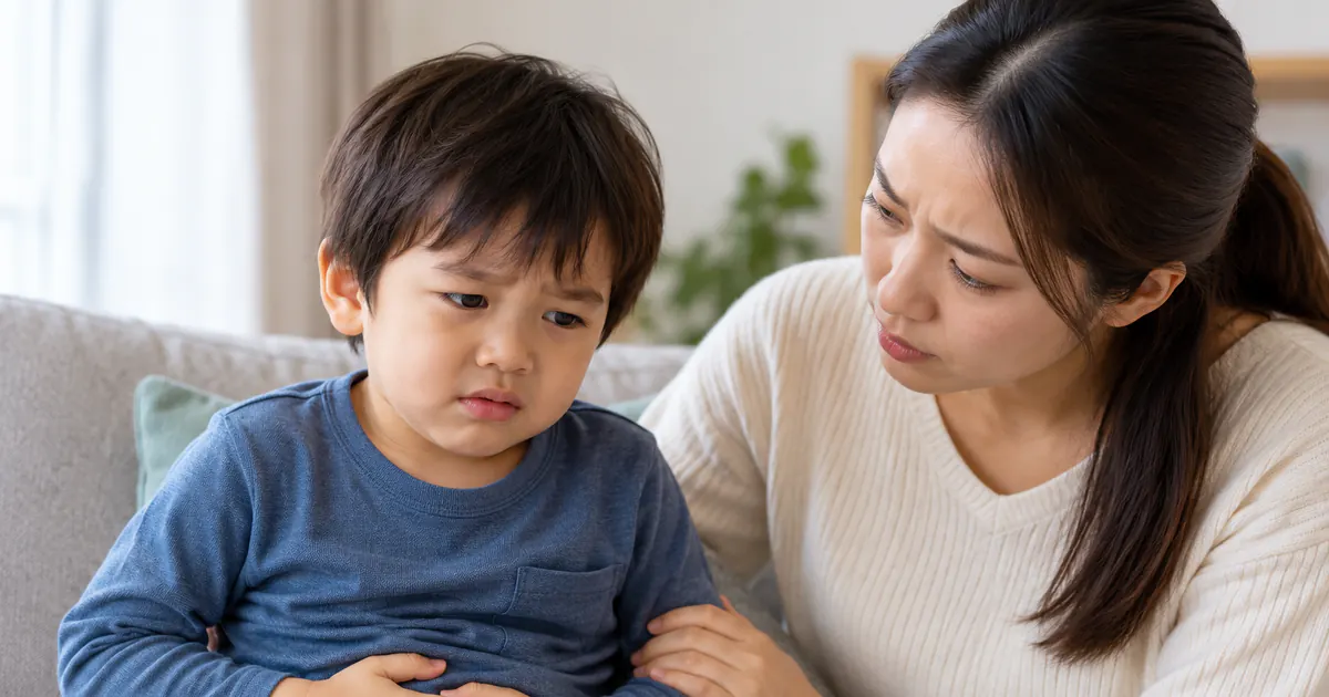 Cha mẹ quan sát trẻ đầy hơi kèm bụng cứng khi nào cần đi khám