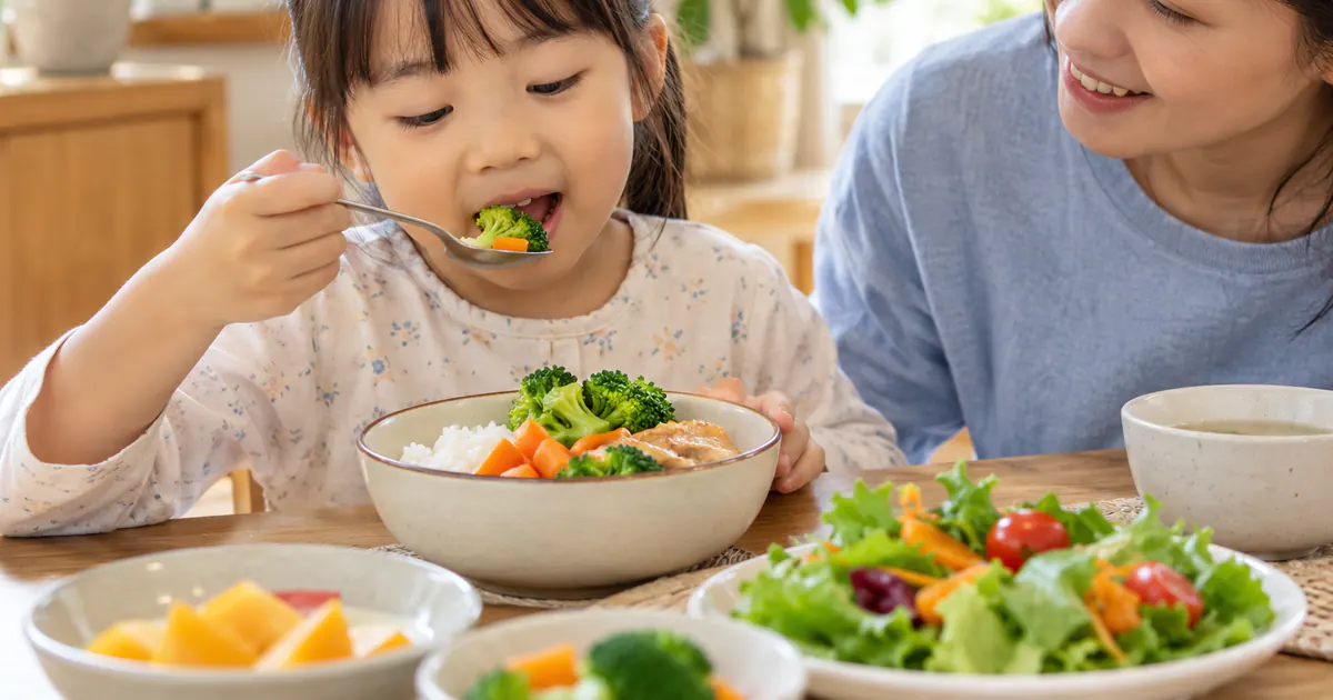 Cha mẹ rà soát bữa ăn của trẻ đang chững cân