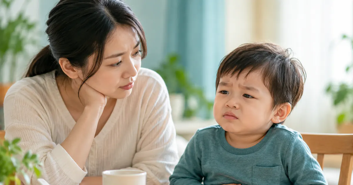 Mẹ tìm hiểu trẻ táo bón sau khi đổi sữa cần lưu ý gì